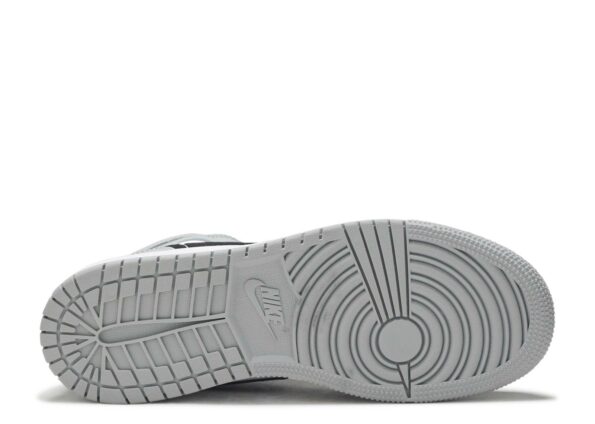 AIR JORDAN 1 MID GS ‘LIGHT SMOKE GREY’ 4