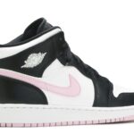 AIR JORDAN 1 MID GS ‘WHITE LIGHT ARCTIC PINK’ 1