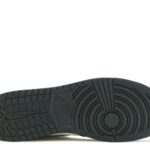 AIR JORDAN 1 RETRO HIGH OG GS ‘DARK MOCHA’ 1