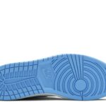 AIR JORDAN 1 RETRO HIGH OG ‘UNIVERSITY BLUE’ 1