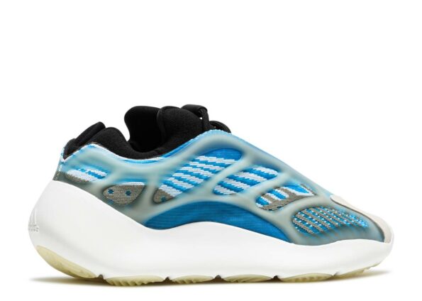 YEEZY 700 V3 ‘ARZARETH’ 2