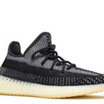 YEEZY BOOST 350 V2 ‘CARBON’ 1