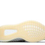 YEEZY BOOST 350 V2 ‘CARBON’ 1