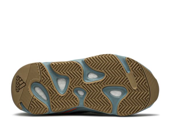 YEEZY BOOST 700 ‘CARBON BLUE’ 4