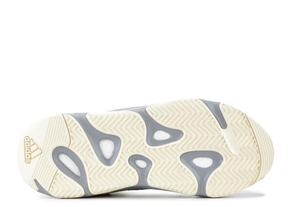 YEEZY BOOST 700 ‘INERTIA’ 4