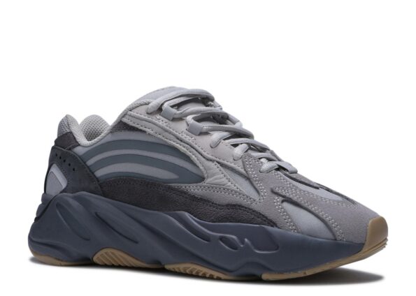 YEEZY BOOST 700 V2 ‘TEPHRA’ 2