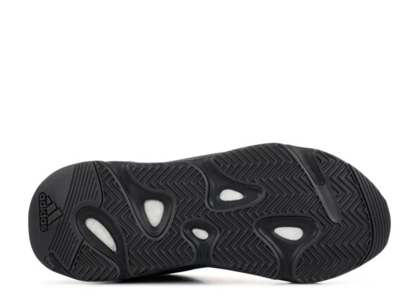 YEEZY BOOST 700 V2 ‘VANTA’ 4