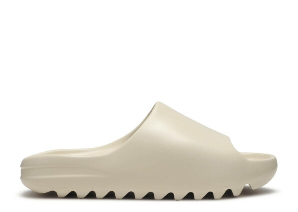 YEEZY SLIDES ‘BONE’